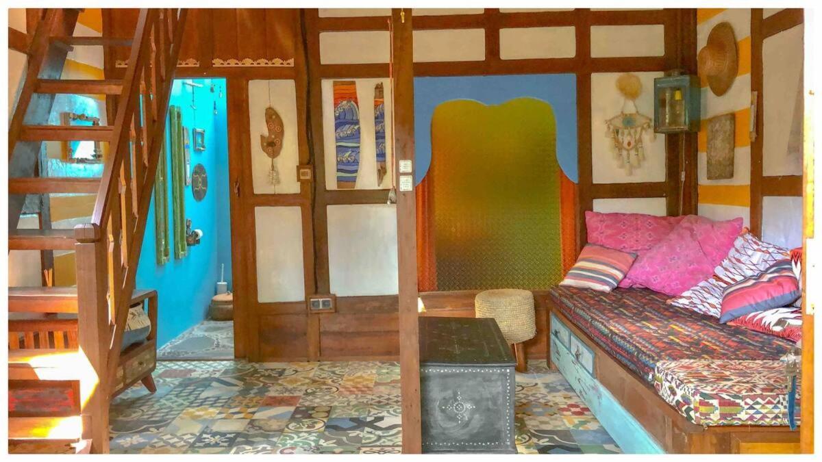 Surf Joglo Apartment *